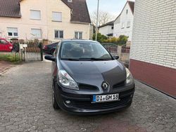 Grau Gebraucht 2007 Renault Clio III Limousine | 1.999 € (Fairer Preis)