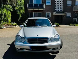 Grau Gebraucht 2003 Mercedes 200 Classic Limousine | 6.100 €