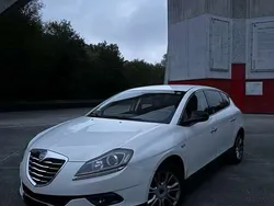 Weiß Gebraucht 2011 Lancia Delta Gold Kombi | 2.400 € (Fairer Preis)