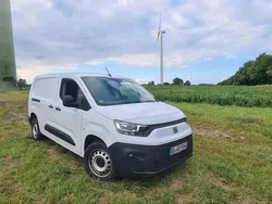 Weiß Gebraucht 2023 Fiat Doblò Van / Kleinbus | 23.490 € (Fairer Preis)