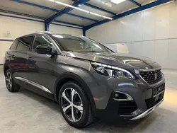 Grau Gebraucht 2020 Peugeot 5008 GT-line Van / Kleinbus | 21.361 € (Fairer Preis)