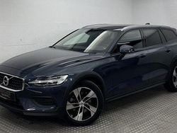 Denim blue (metallic) Gebraucht 2022 Volvo V60 CC Kombi | 32.800 € (Superpreis)