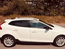 Weiß Gebraucht 2016 Volvo V40 CC Kombi | 12.800 € (Guter Preis)