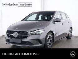Grau Gebraucht 2024 Mercedes B200 Progressive Van / Kleinbus | 30.990 € (Guter Preis)