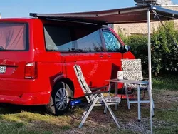 Rot Gebraucht 2017 VW T6 Van | 27.900 € (Teuer)