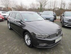Mangangrau (metallic) Gebraucht 2023 VW Passat Business Kombi | 21.988 € (Guter Preis)