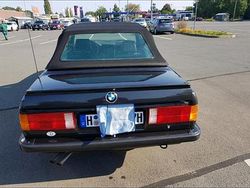 Schwarz Gebraucht 1990 BMW 320 Cabriolet Cabrio | 11.800 €