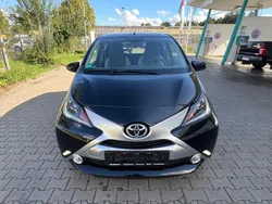 Schwarz Gebraucht 2014 Toyota Aygo X-clusiv Kleinwagen | 5.999 € (Fairer Preis)