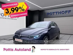 Blau Gebraucht 2022 VW Golf VIII Style Limousine | 21.377 € (Guter Preis)