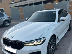 Grau Gebraucht 2022 BMW 530e M Sport Limousine | 34.200 € (Fairer Preis)