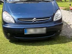 Blau Gebraucht 2003 Citroën Xsara Picasso Van / Kleinbus | 1.400 €