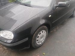 Schwarz Gebraucht 1998 VW Golf IV Limousine | 680 €