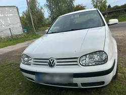 Weiß Gebraucht 2000 VW Golf IV Kleinwagen | 1.550 € (Fairer Preis)