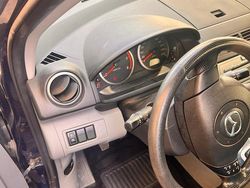 Blau Gebraucht 2005 Mazda 2 Kombi | 1.700 €