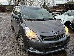 Gebraucht 2011 Toyota Sportsvan Van / Kleinbus | 2.000 €