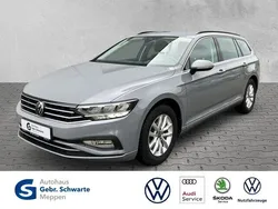 Grau Gebraucht 2022 VW Passat Business Kombi | 23.450 € (Fairer Preis)