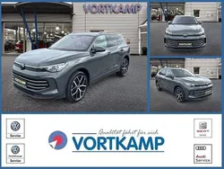 Delfingrau (metallic) Gebraucht 2024 VW Tiguan Elegance SUV | 49.890 € (Guter Preis)