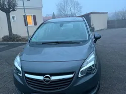 Grau Gebraucht 2014 Opel Meriva drive Van / Kleinbus | 5.150 € (Guter Preis)