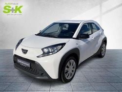 Schneeweiß Gebraucht 2022 Toyota Aygo X-play Kleinwagen | 14.490 € (Fairer Preis)