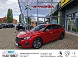 Elixierrot metallic + farbig Gebraucht 2024 Peugeot 308 Allure Kombi | 19.840 € (Superpreis)