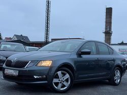 Grau Gebraucht 2018 Skoda Octavia Ambition Limousine | 14.999 € (Fairer Preis)