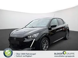 Lackierung schwarz perla nera/typ aussenverkleidung metalliclackierung Gebraucht 2021 Peugeot e-208 Kleinwagen | 15.990 € (Fairer Preis)