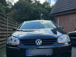 Schwarz Gebraucht 2006 VW Golf V Limousine | 2.000 € (Fairer Preis)