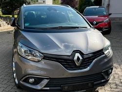 Grau Gebraucht 2017 Renault Grand Scénic Van / Kleinbus | 9.499 €