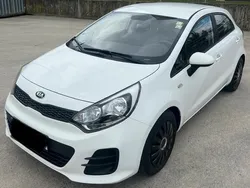 Weiß Gebraucht 2015 Kia Rio 4 Limousine | 8.650 €