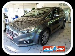Grau Gebraucht 2019 Ford S-MAX Titanium Van / Kleinbus | 21.899 € (Guter Preis)