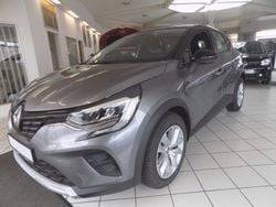 Grau Gebraucht 2021 Renault Captur Zen SUV | 21.850 €