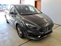 Grau Gebraucht 2022 Ford S-MAX Ambiente Van / Kleinbus | 26.500 € (Fairer Preis)