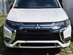 Weiß Gebraucht 2019 Mitsubishi Outlander P-HEV Top SUV | 19.500 € (Superpreis)