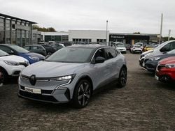 Grau Gebraucht 2023 Renault Mégane Techno Limousine | 29.990 € (Fairer Preis)