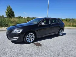 Black sapphire / metallic Gebraucht 2015 Volvo V60 Business Edition Kombi | 4.999 €