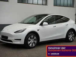 Weiß Gebraucht 2024 Tesla Model Y Standard Range SUV | 33.750 € (Guter Preis)