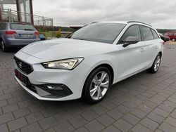 Weiß Gebraucht 2023 Seat Leon FR Limousine | 20.990 € (Fairer Preis)