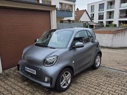 Grau Gebraucht 2023 Smart ForTwo Electric Drive Kleinwagen | 14.400 € (Etwas zu teuer)