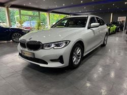 Alpinweiss iii Gebraucht 2022 BMW 320 Performance Kombi | 28.880 € (Guter Preis)