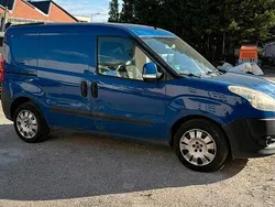 Blau Gebraucht 2010 Fiat Doblò Van / Kleinbus | 2.000 € (Superpreis)