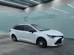 Weiß Gebraucht 2021 Toyota Corolla Van / Kleinbus | 26.090 € (Etwas zu teuer)