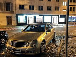 Silber Gebraucht 2007 Mercedes E220 Limousine | 5.400 €