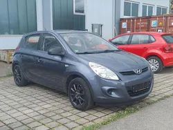 Grau Gebraucht 2010 Hyundai i20 Classic Limousine | 3.999 € (Fairer Preis)