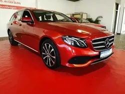 Hyazinthrot metalliclack Gebraucht 2019 Mercedes E300 Kombi | 27.200 € (Etwas zu teuer)