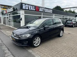 Schwarz Gebraucht 2014 VW Golf Sportsvan Highline Van / Kleinbus | 10.600 € (Fairer Preis)
