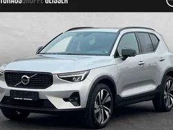 Silber Gebraucht 2023 Volvo XC40 Core SUV | 35.890 € (Fairer Preis)