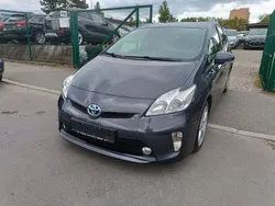 Grau Gebraucht 2014 Toyota Prius Life Kleinwagen | 10.999 € (Fairer Preis)