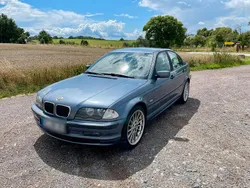 Blau Gebraucht 2000 BMW 318 Limousine | 2.100 €