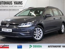 Grau Gebraucht 2020 VW Golf VII Comfortline Limousine | 15.699 € (Superpreis)