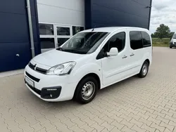 Weiß Gebraucht 2016 Citroën Berlingo SELECTION Van / Kleinbus | 9.490 € (Fairer Preis)